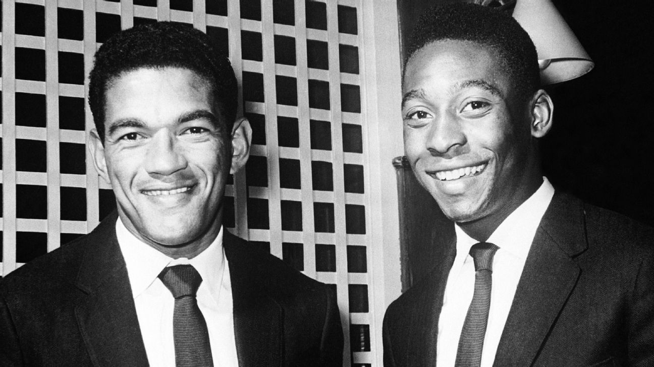 Pele's top teammates, from Garrincha with Brazil to Santos 'Dream Attack'