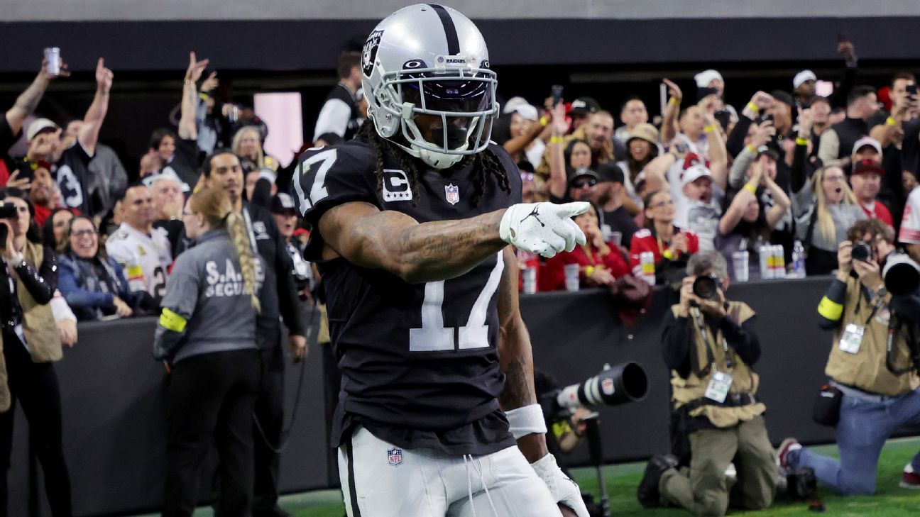 Davante Adams hopes to be kept in loop on Raiders' QB decision