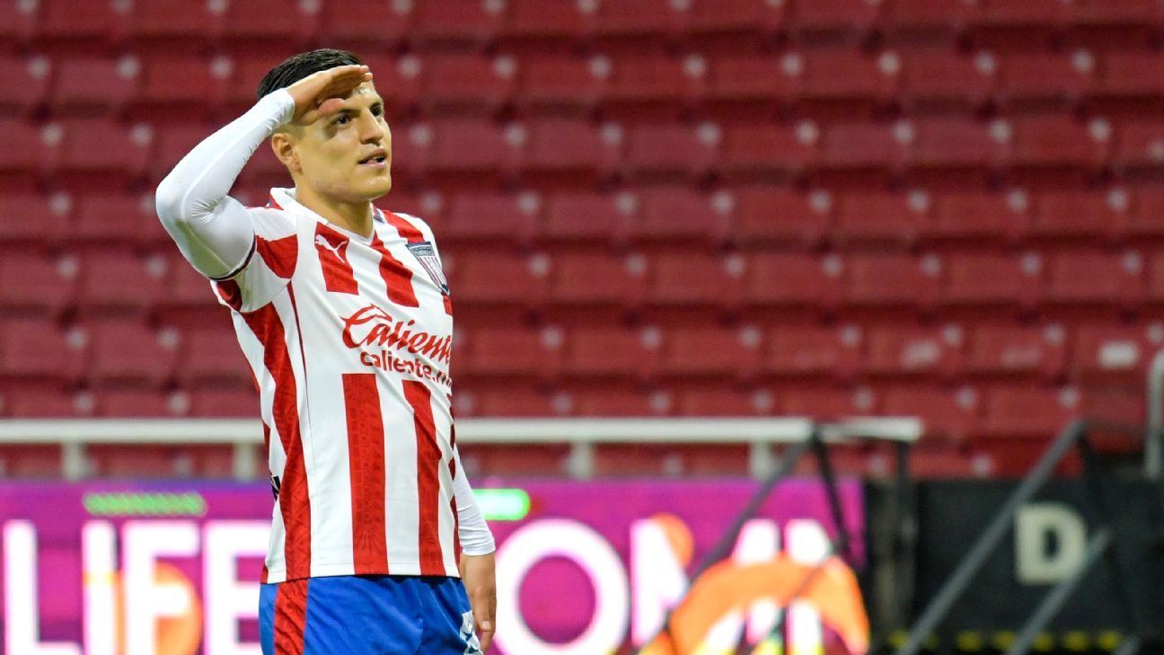 Chivas recibió transfer de Daniel Ríos y Ronaldo Cisneros, ambos ...