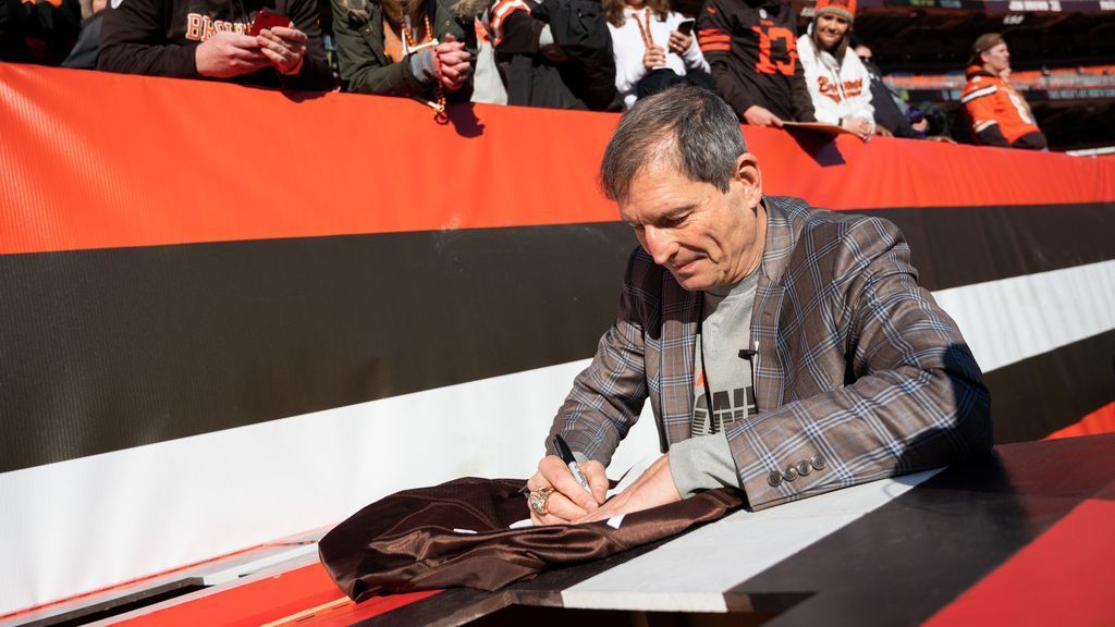 Browns pull Bernie Kosar from pregame radio show for $19K bet he made