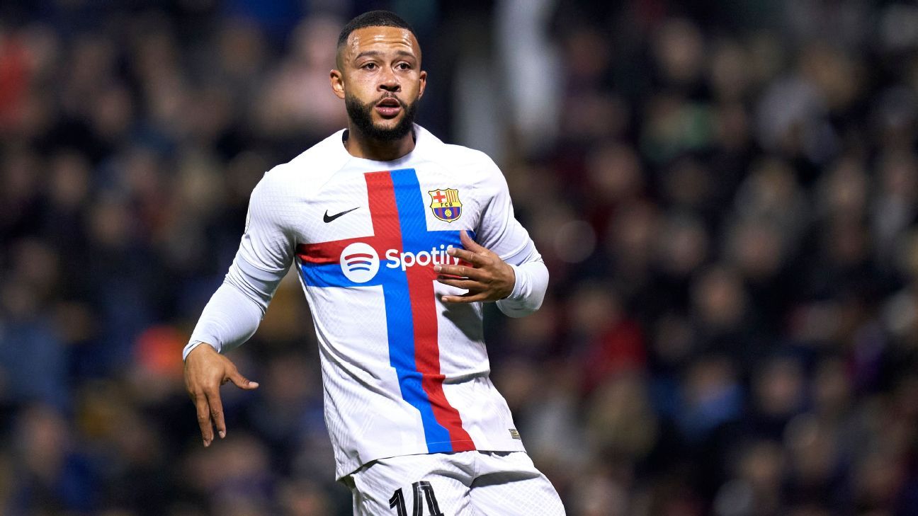 Memphis Depay fails to turn up to Barcelona training