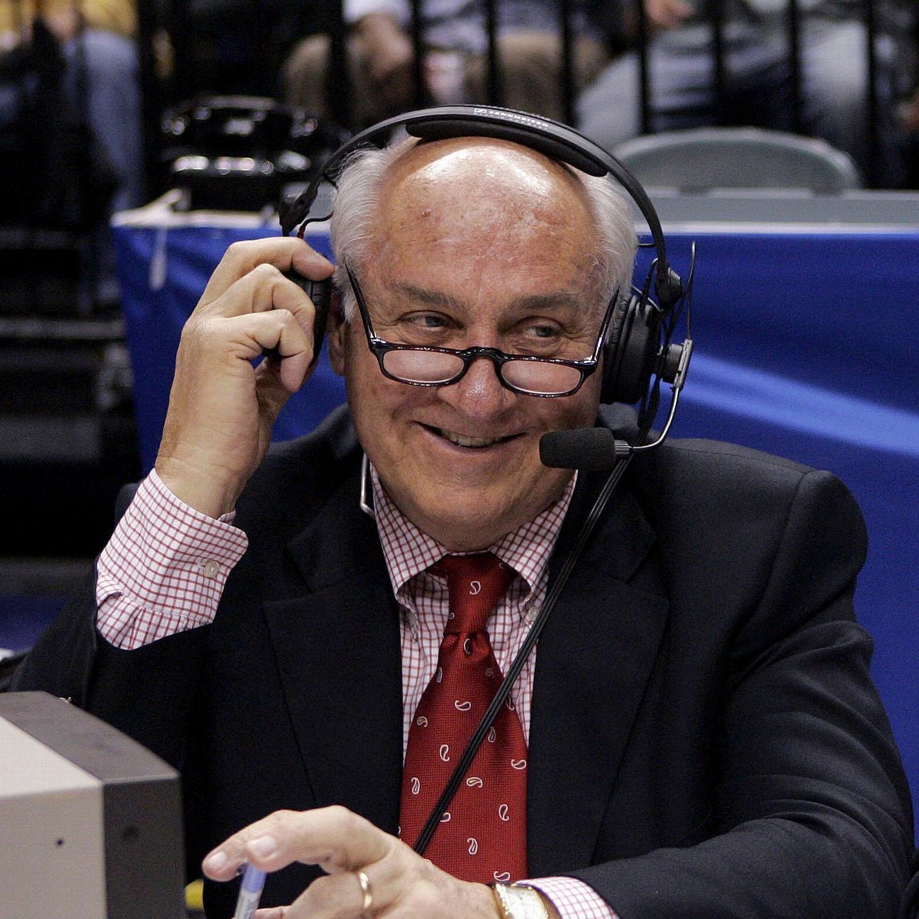 Billy Packer, Straight-Talking College Basketball Analyst, Dies at 82 - The  New York Times