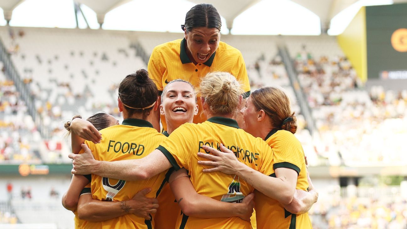 CommBank Matildas on X: Wear your Green & Gold tomorrow for Jersey  Day! Merchandise will be sold at the stadium tomorrow. 