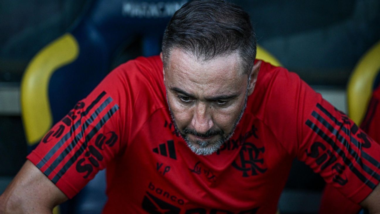 Pressionado no Flamengo, Vítor Pereira tem aproveitamento de 25 em clássicos no Brasil; veja números