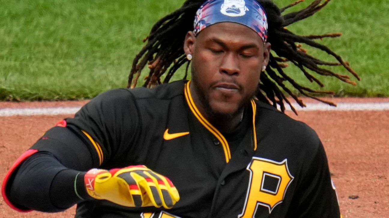 Pirates SS Oneil Cruz injured in home-plate collision