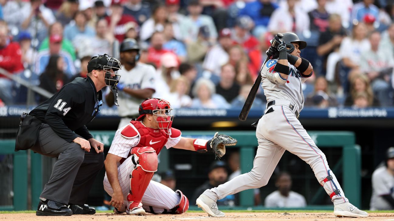 Defending batting champion Luis Arraez hits for Marlins' first cycle in  franchise history