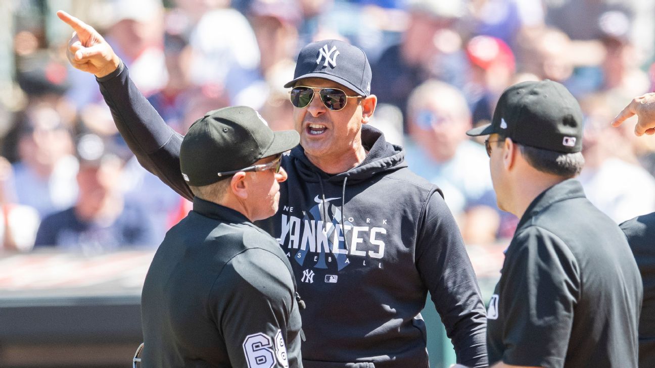 Yankees manager Aaron Boone puts on show after getting ejected 