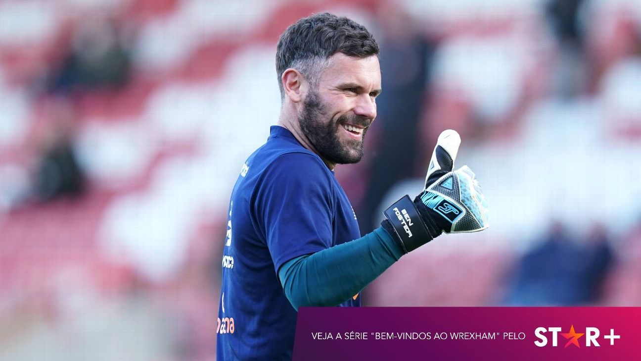 O goleiro que largou a aposentadoria para virar o herói do Wrexham ESPN