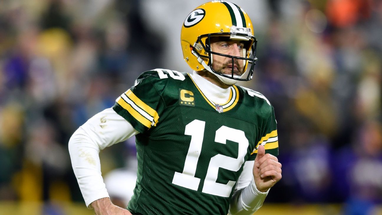 ESPN dreams up Titans-Packers trade scenario for Aaron Rodgers