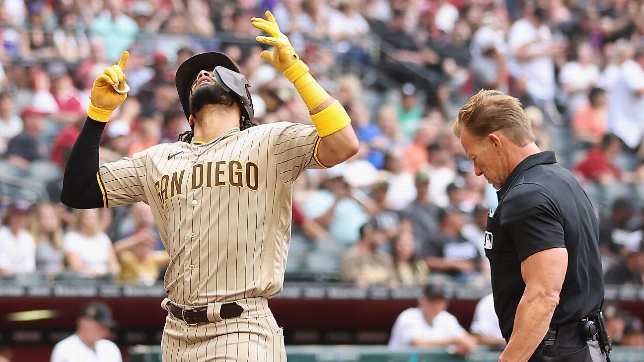 Fernando Tatis Jr. gets 1st hits for Padres since 2021