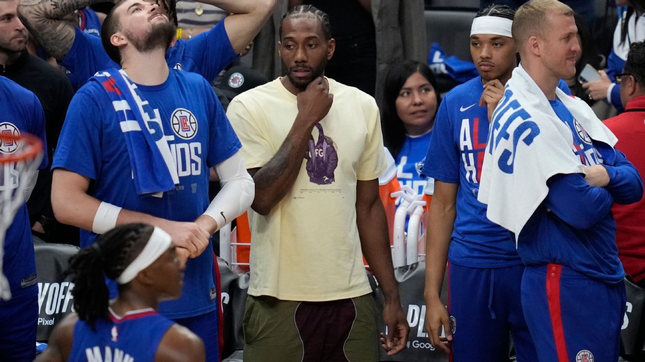 Clippers' Kawhi Leonard out at least 1 week with sore foot