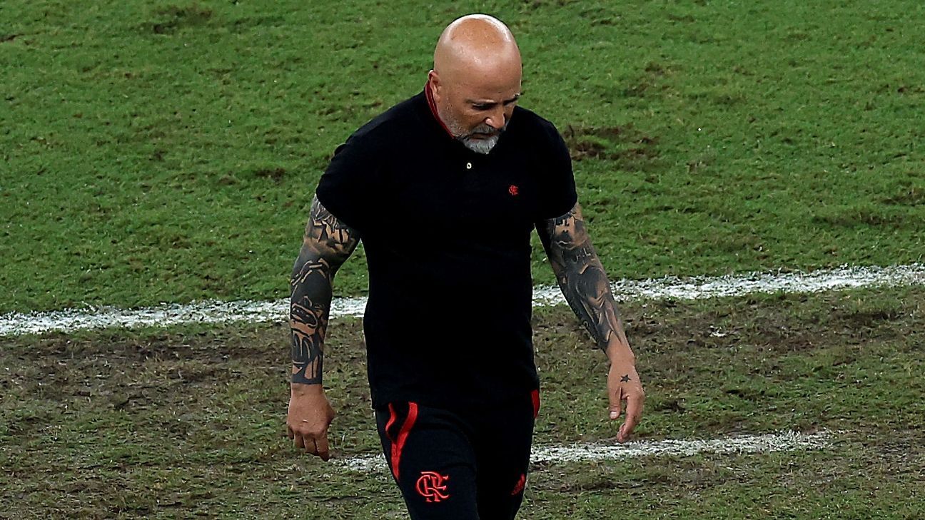 OPINIÃO: Ruim no campo, mais no caráter; Sampaoli é o pior técnico da era Flamengo milionário