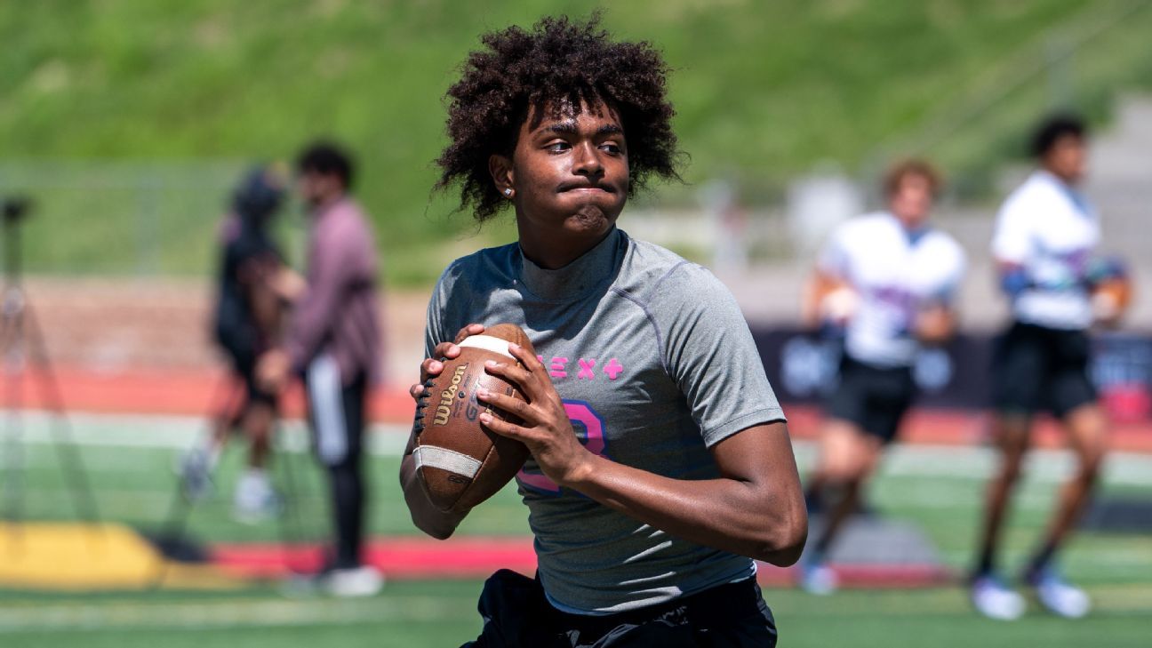 Oregon lands commitment from 2025 QB Akili Smith Jr. ESPN