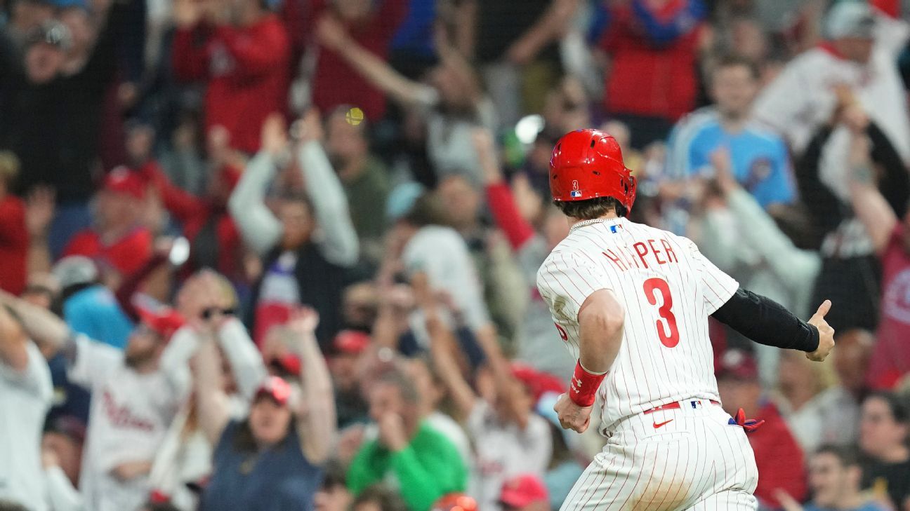 Inside Bryce Harper's postgame speech to the Phillies after their