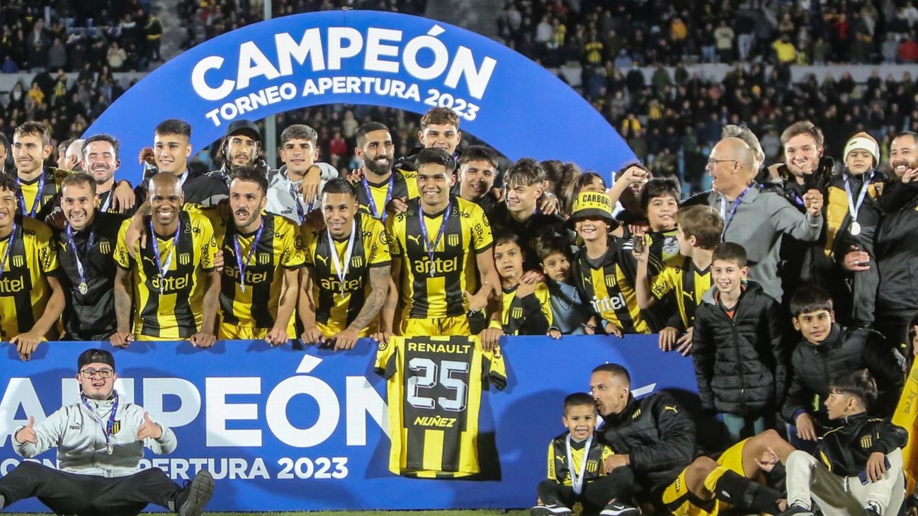 FUTBOL URUGUAYO : LA LUCHA POR LA ANUAL ENTRE PEÑAROL Y LIVERPOOL 