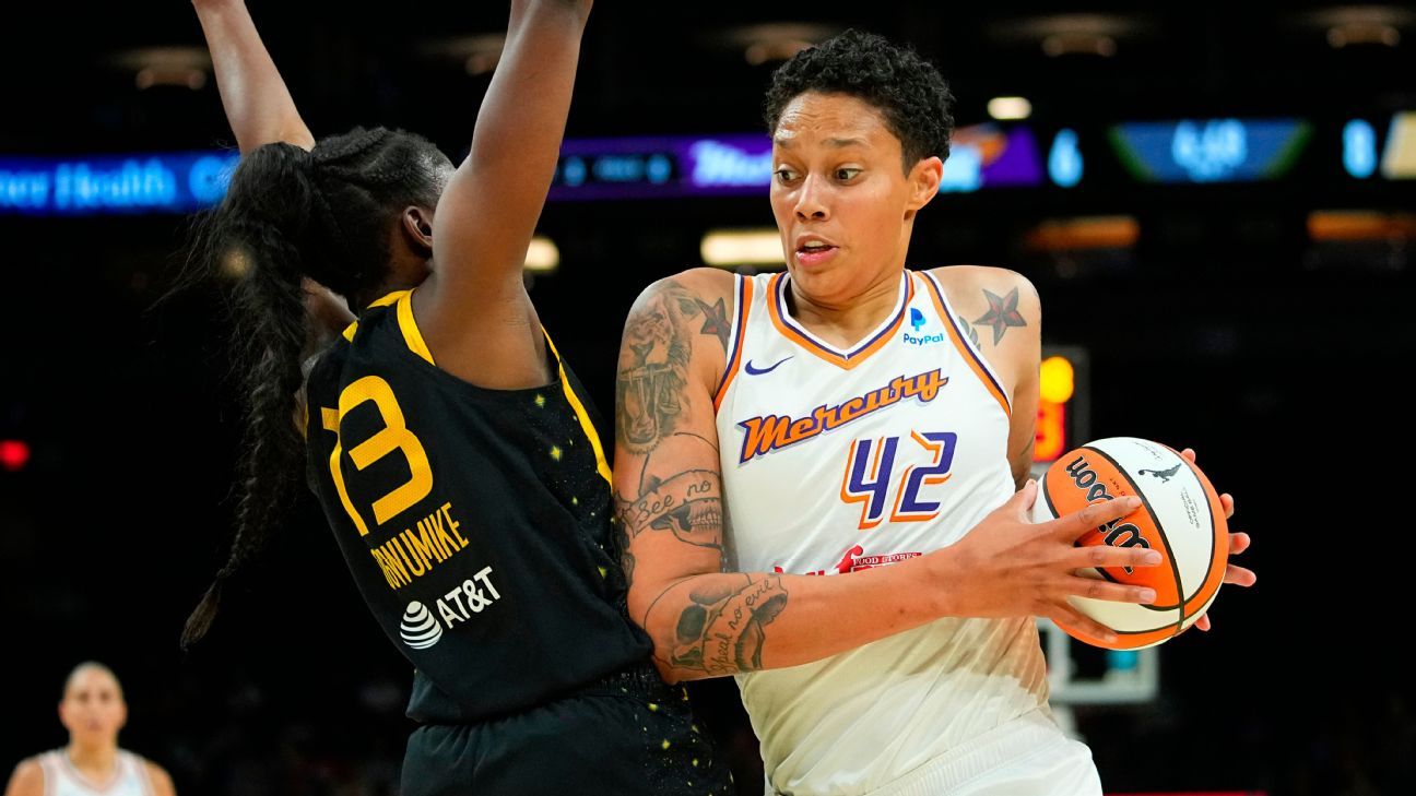 In Brittney Griner's return, Sparks dominate Mercury in opener