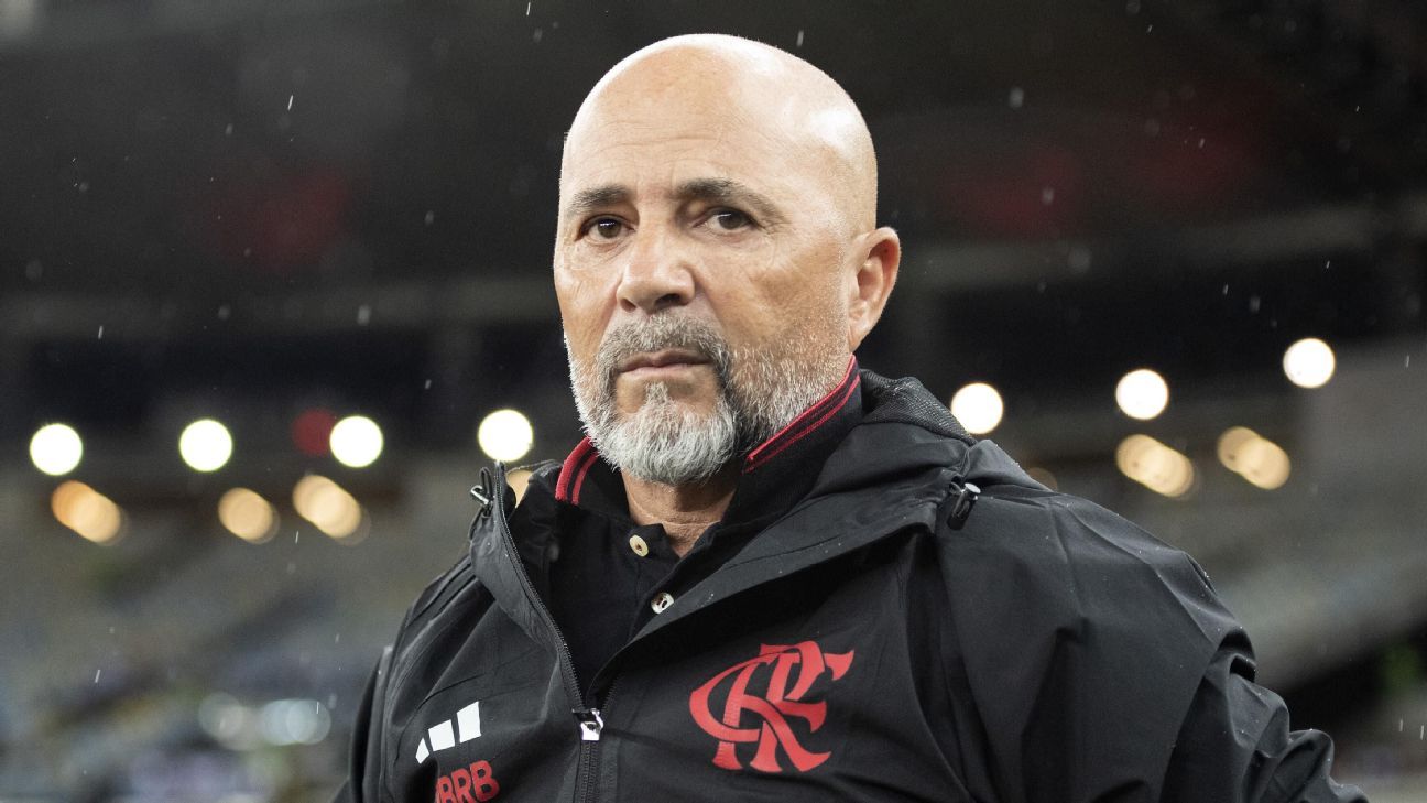 Ex-Liverpool diz que Sampaoli foi o pior técnico que teve e revela conversa com dirigente: Vou durar mais que ele