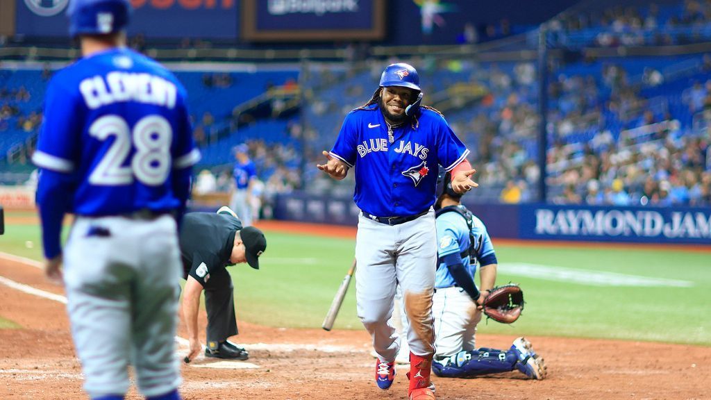 Jansen homers, drives in winner in 11th as Jays beat Cubs - The