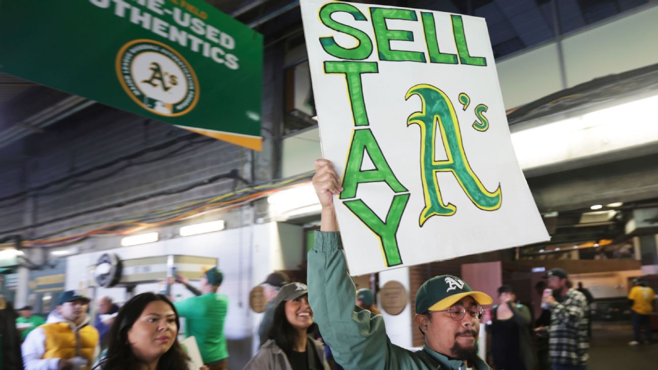 Oakland A's fans' 'SELL' shirts heading to Baseball HOF