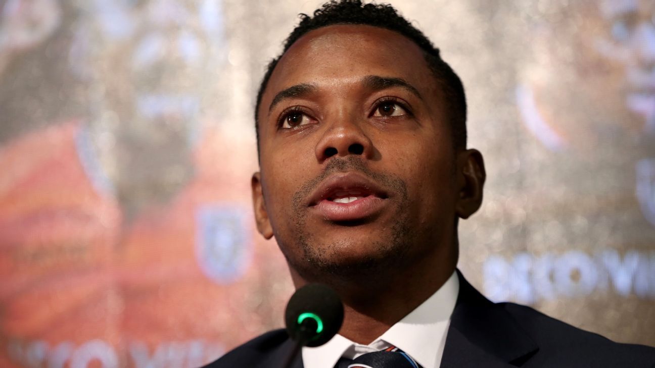 Robinho pede, é transferido para o interior de São Paulo e consegue deixar a prisão dos famosos