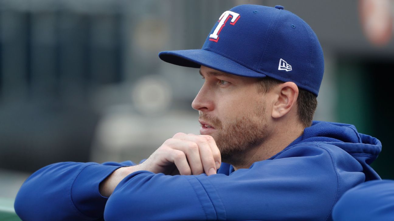 Jacob deGrom, 'a little nervous,' returns to mound, throws two