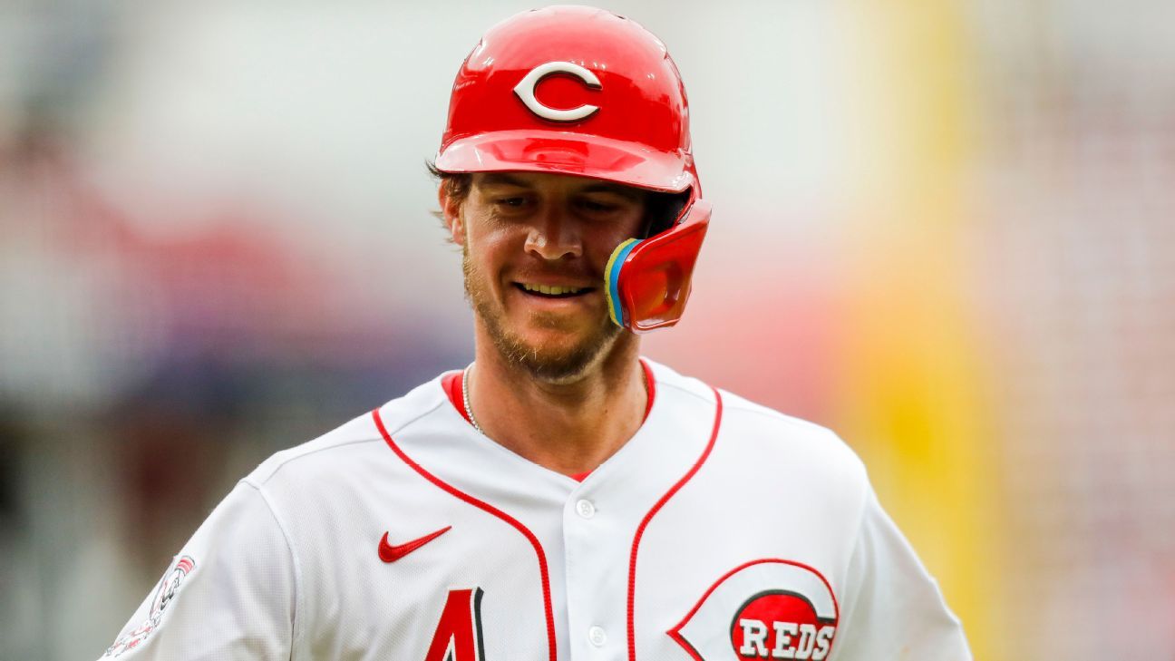 Reds DFA Myers after IL stint for kidney stone