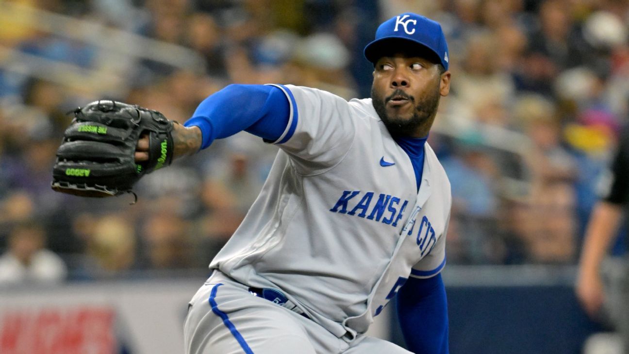 Royals trade Aroldis Chapman to the Rangers for pitcher Cole