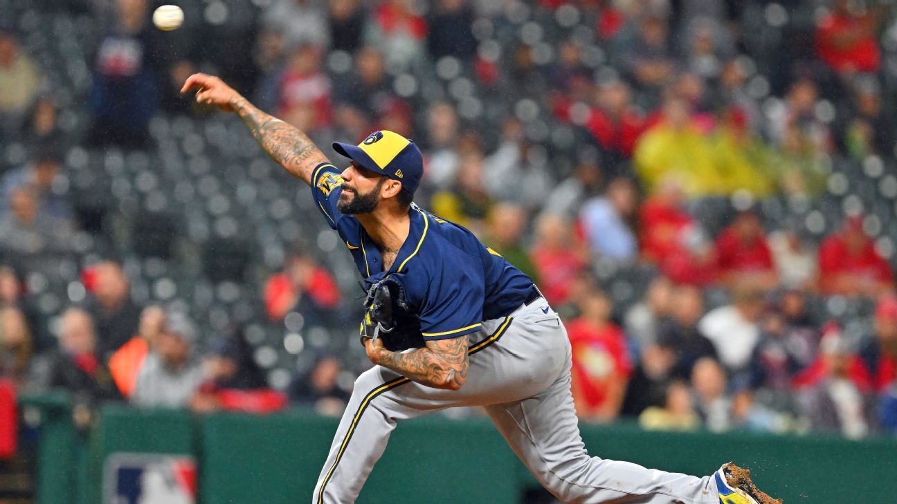 Brewers DFA Bush after blown save vs. Pirates