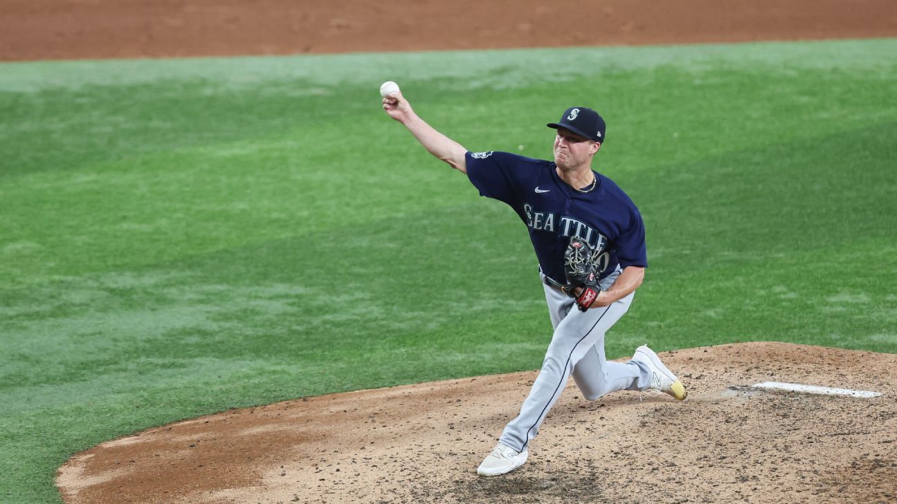 Mariners trade Chris Flexen, Trevor Gott to Mets for lefty reliever