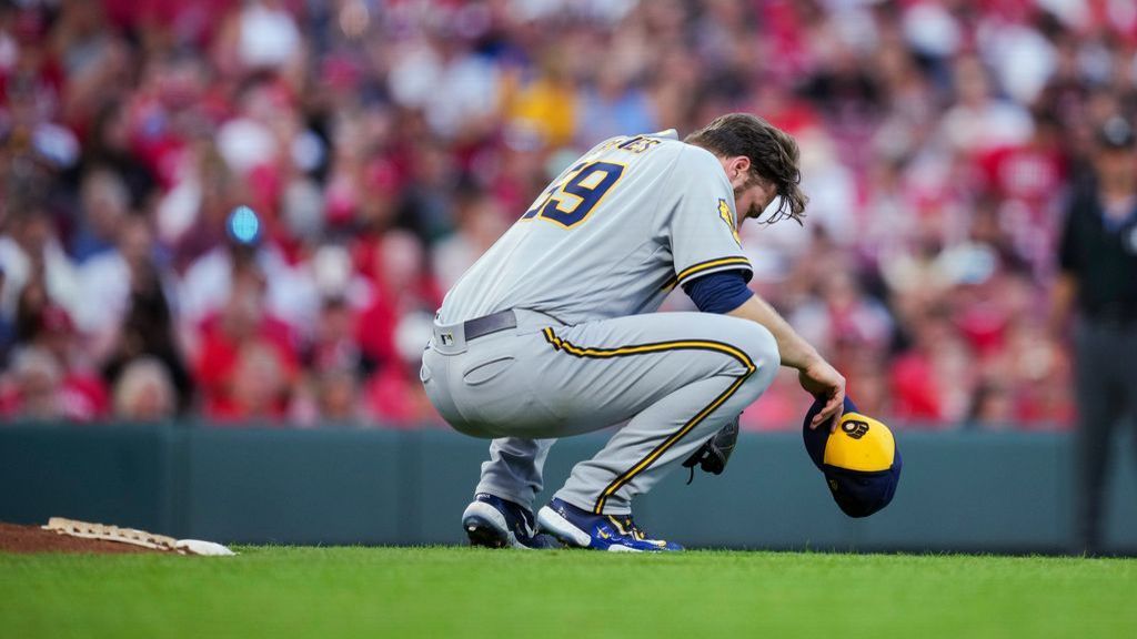 Corbin Burnes, dos Brewers, supera o medo do calor e conquista a 13ª vitória