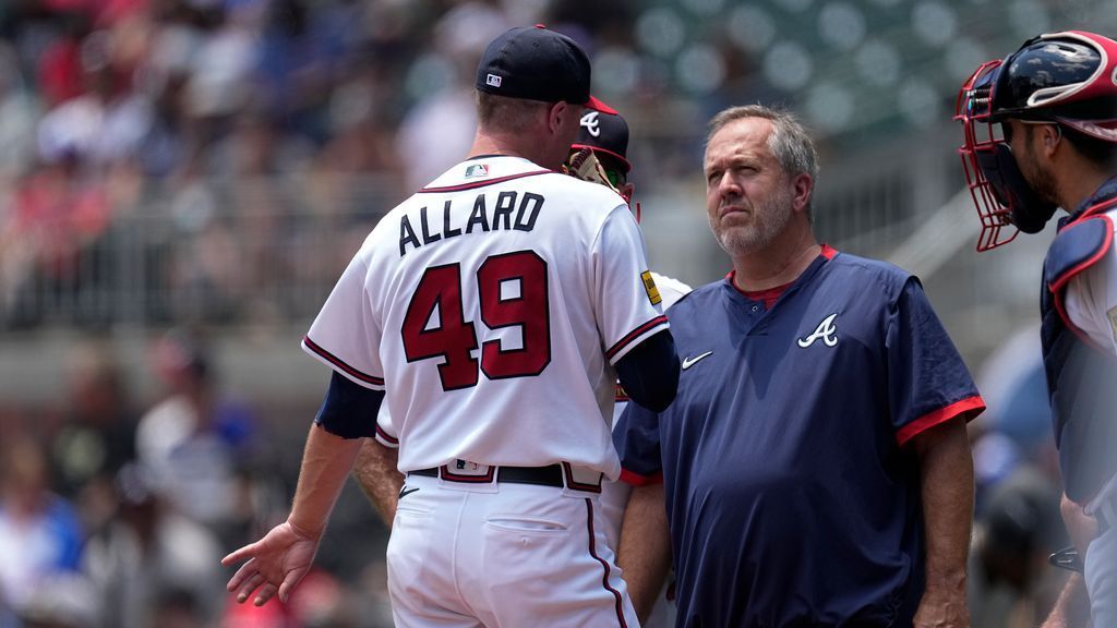 Braves lefty Allard exits with shoulder tightness