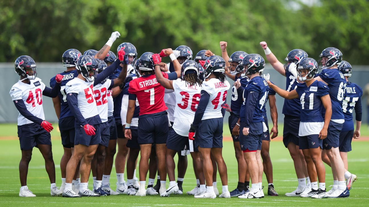 Storylines From Miami Dolphins' First Joint Practice With Texans 