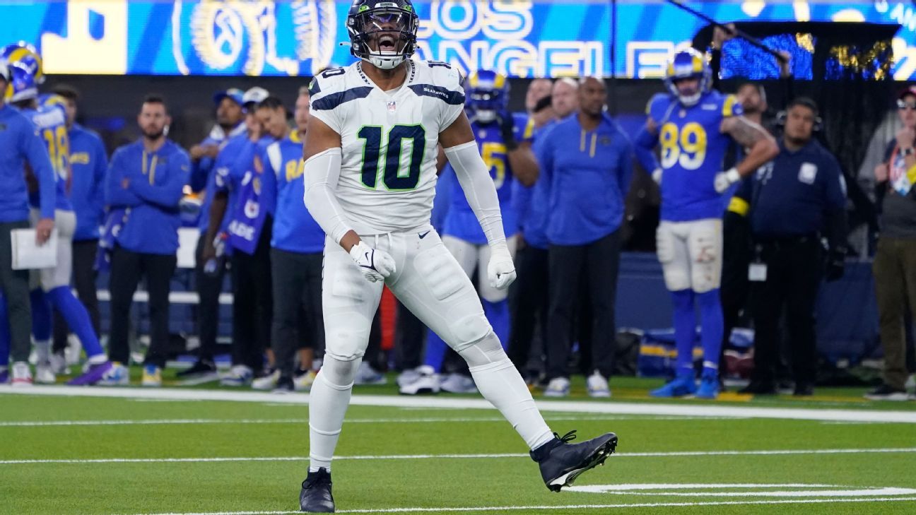 Seattle extends top OLB Nwosu after career year