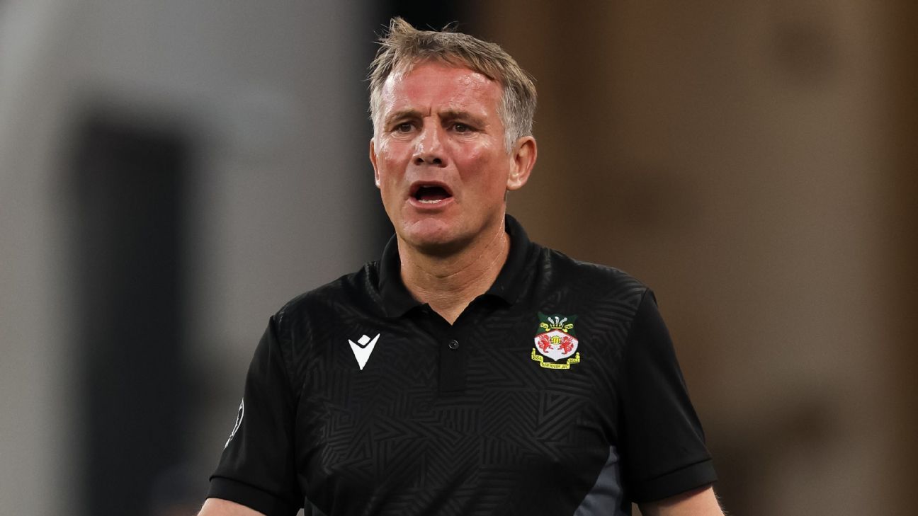 Wrexham boss 'fuming' at United keeper after Mullin injury ESPN