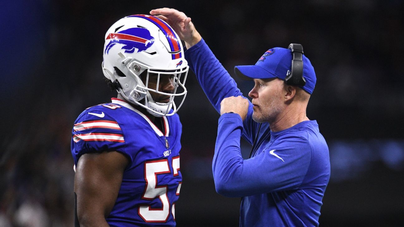 Buffalo Bills Rookies Try Their Hand At Making Bills Logo Out Of Clay! 