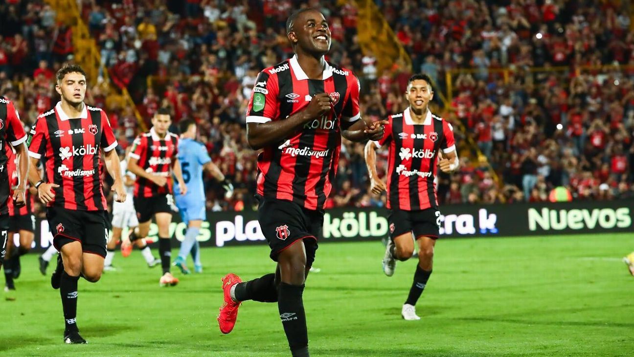 Dos jugadas le quedaron dando vueltas a Joel Campbell en lo que pudo