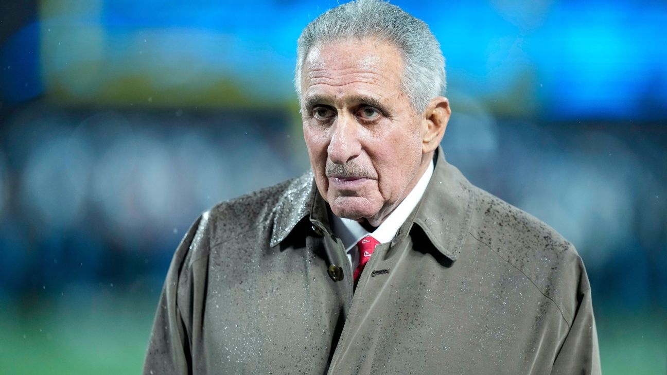 ESPN on X: Falcons owner Arthur Blank was not thrilled with one