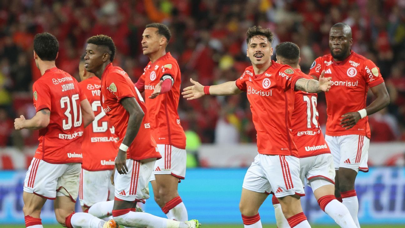 Provocada no Grêmio? Inter cutuca após classificação na Libertadores: Uns no sofá, outros nas quartas