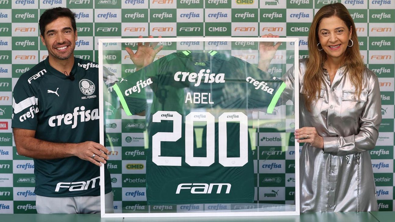 Abel é homenageado pelos 200 jogos no Palmeiras e ouve promessa de Leila: 