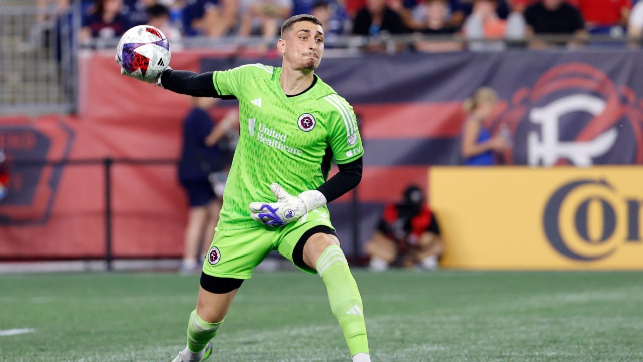 Chelsea sign goalkeeper Petrovic from New England Revolution