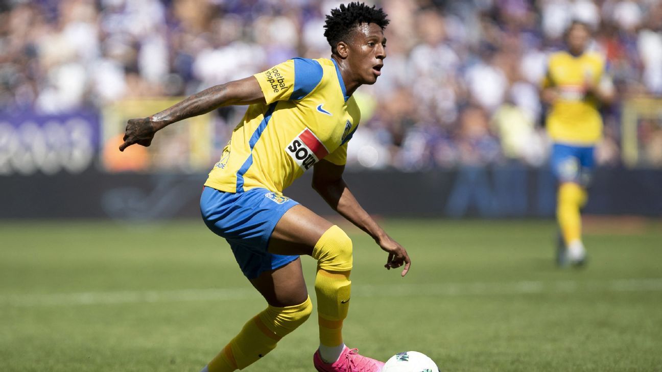 Josimar Alcocer tuvo un duro desafío en su debut en Bélgica con el Westerlo  - ESPN