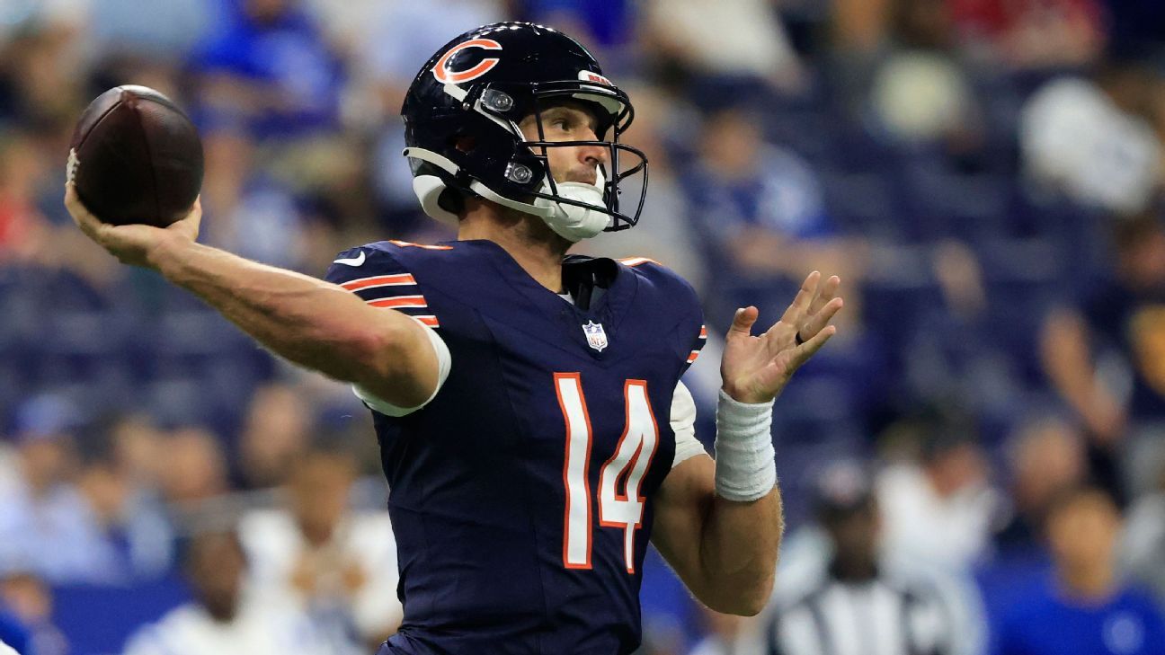 Bears GM Poles Expects Fields to Be Starting QB Next Season, Chicago News