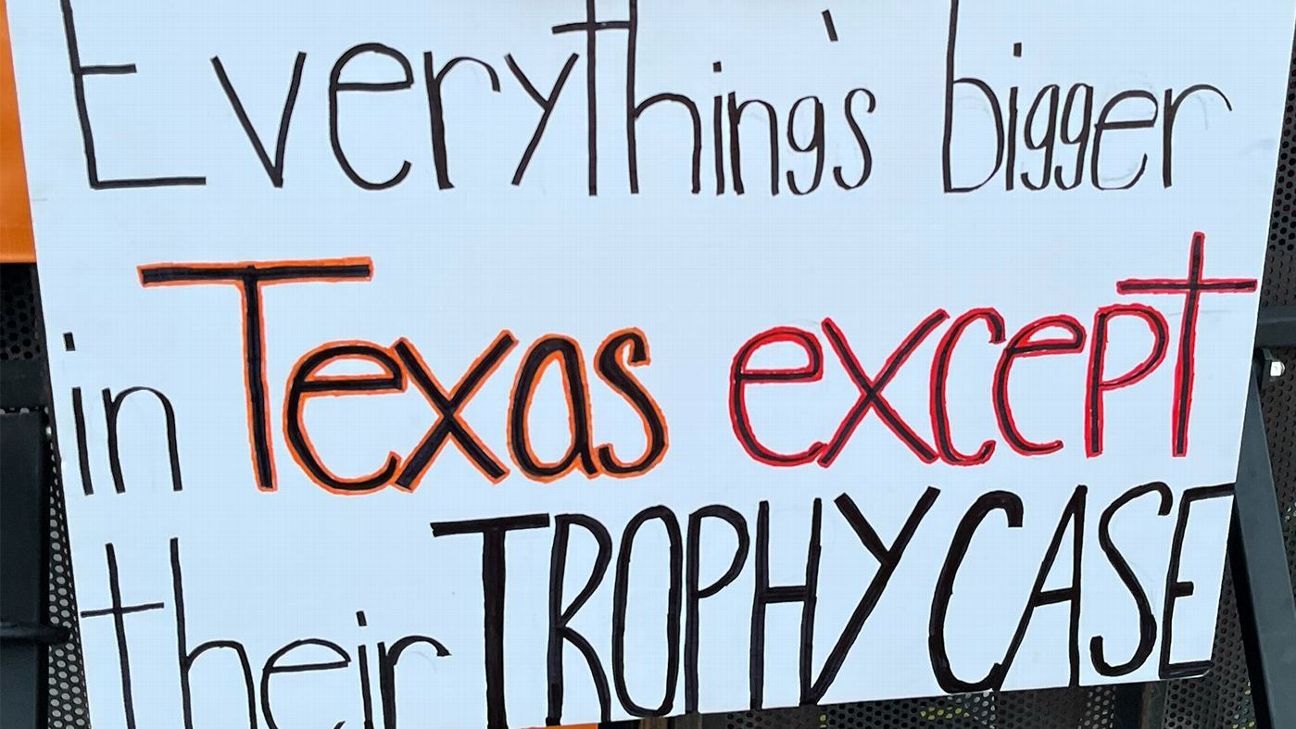 Best 'GameDay,' 'SEC Nation signs from Tuscaloosa ahead of Alabama-Texas 