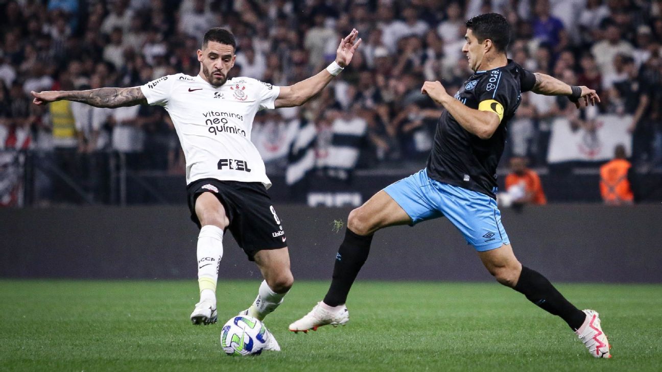 Corinthians e Grêmio ficam no empate em jogo maluco de 8 gols em noite de Luxemburgo vaiado na Neo Química Arena