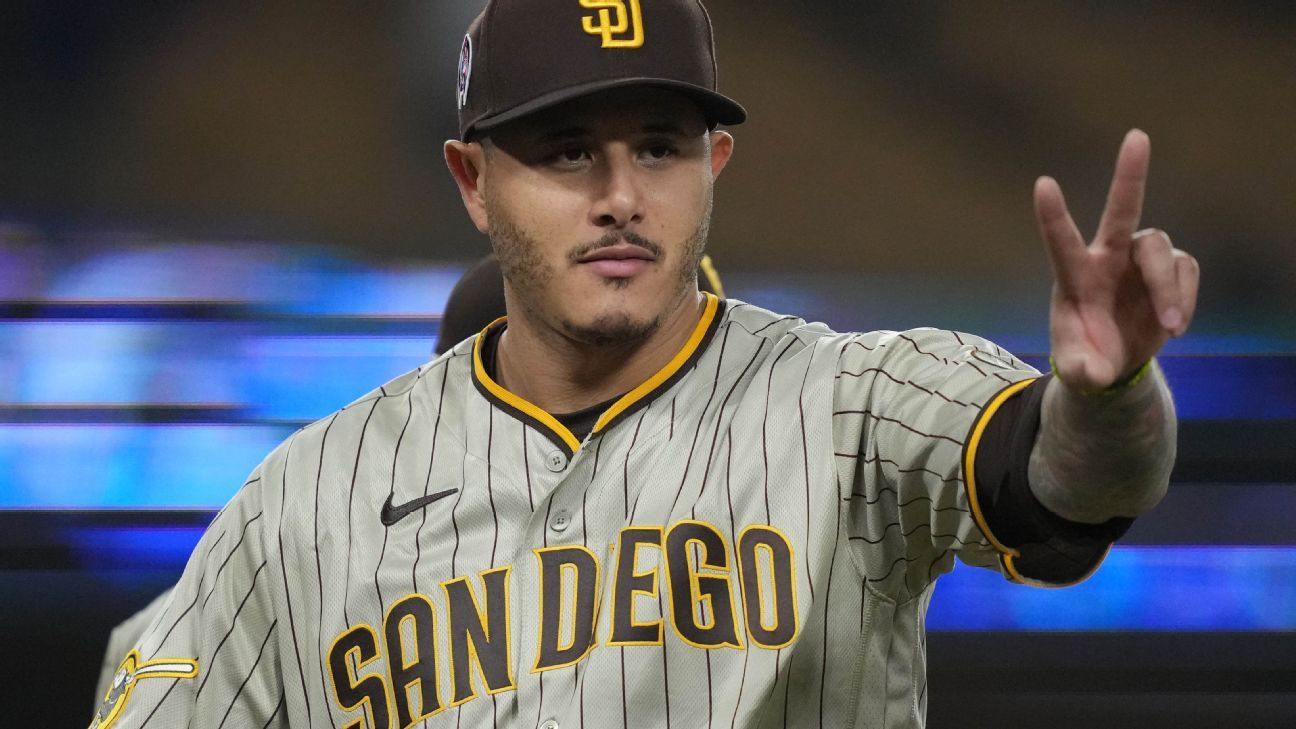 Padres' Manny Machado could be headed to injured list with broken hand