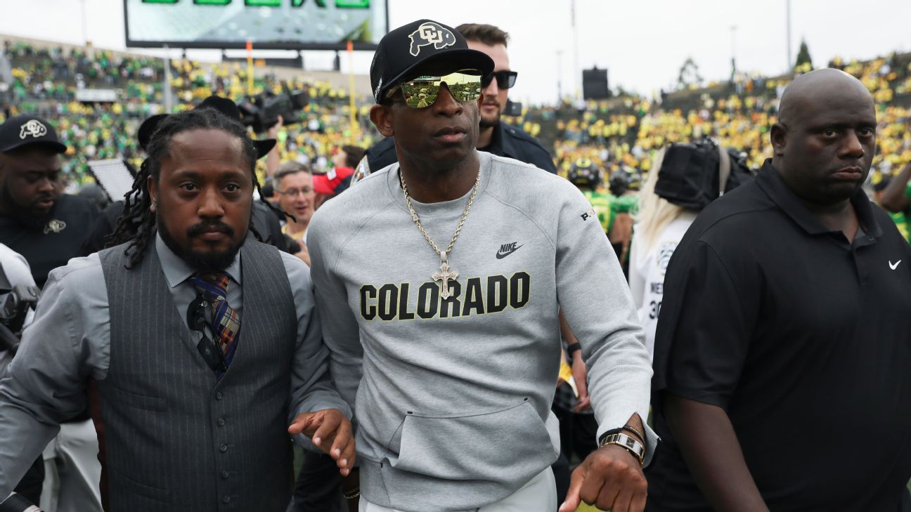 Colorados Deion Sanders sagt keine Ausreden, nachdem er von Oregon „in den Hintern getreten“ wurde