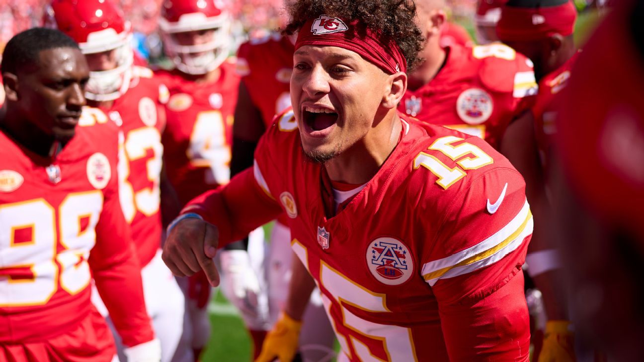 Patrick Mahomes suffers injury scare as Kansas City Chiefs reach AFC  championship game