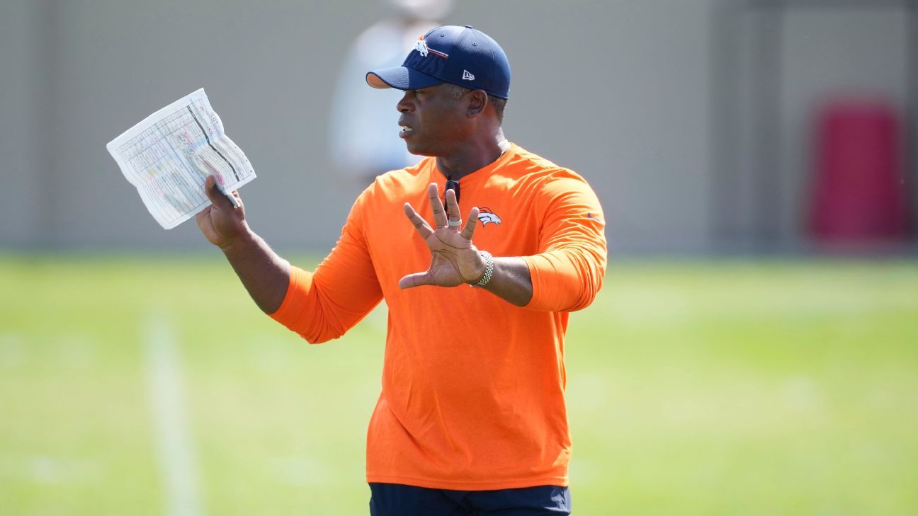 Chargers vs. Broncos: Nope, that's not Vance Joseph, ESPN 