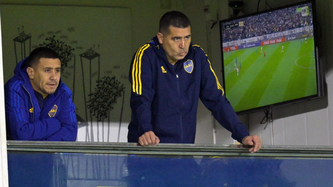 Riquelme vai ao vestiário do Boca após derrota no Superclássico e reação vira assunto na Argentina antes de decisão com Palmeiras