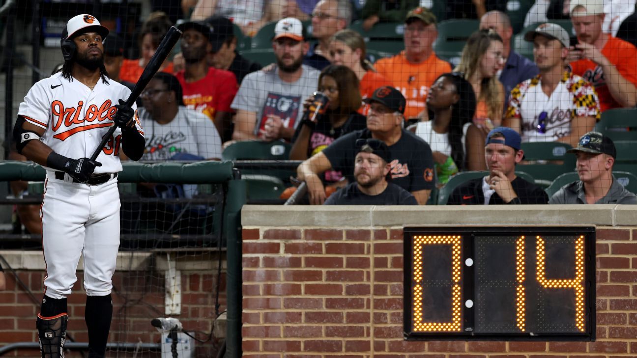 Orioles run wild in first 2 games with pitch clock rules